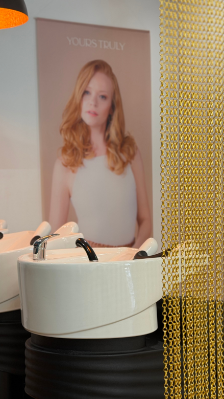 Waschplätze mit Kopfmassage im Salon Haarmonie by Sandra Neuendettelsau